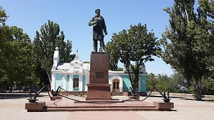 На Украине решили не сносить памятник российскому адмиралу Макарову