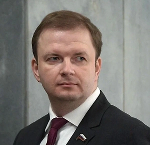 Январские пенсии поступят досрочно — банки начнут зачисления уже 26–28 декабря, а почтовые отделения скорректируют графики доставки под режим работы. Это не повышение, это перенос сроков.