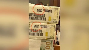  При обысках у «кошелька» Зеленского нашли пачки свежеотпечатанных долларов