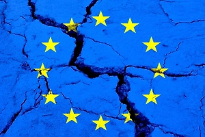 Bloomberg заявил о «настоящей драке» в ЕС из-за активов «ЛУКойла»