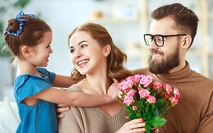 В России предложили выплачивать «родительскую зарплату»