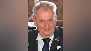 Экс-президент Чехии Земан выписан из больницы после операции на кишечнике