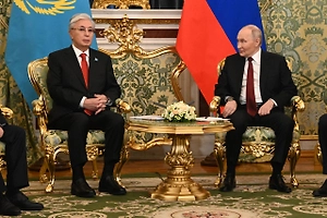 «Сила орла в крыльях, а человека — в друзьях»: Путин поднял тост за дружбу с Казахстаном