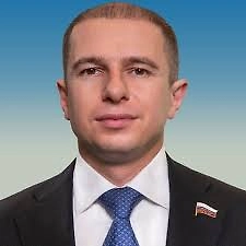 Киев уничтожает святыни и духовных лидеров, разрушает памятники. Но слава Богу, нашим спецслужбам удалось предотвратить преступление. Господь хранит владыку Тихона — дай Бог ему сил и здоровья 