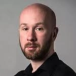 Речь о том, что кто-то персонализирует эти разговоры, конечно же, не идет. Всё обрабатывается искусственным интеллектом. О нарушении семейной или личной тайны тут говорить не приходится. Шансы засудить кого-то — нулевые