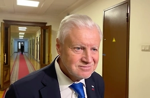 Однако чиновники испугались даже своих весьма скромных требований. Ко второму чтению Минфин предложил брать налог с разницы между ставками и выигрышами. Букмекеры разжалобили чиновников тем, что высокие ставки задушат их бизнес и не позволят спонсировать спорт. Неужели всё так страшно?