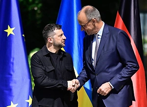 Захарова высмеяла Зеленского после призыва Мерца заблокировать поток молодых украинцев