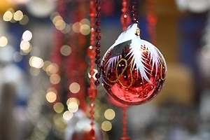 Украшение подъезда к Новому году может обернуться для россиян штрафом