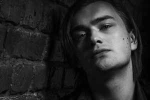 Озвучивший «Каратэ-пацана» и «Бегущего в лабиринте» актёр Вечерков умер в 27 лет