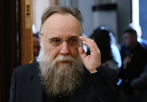 Александр Дугин фигурирует в переписке Эпштейна и экс-советника Трампа