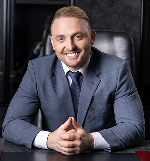 Поэтому в данном случае понятно, что происходит у них. Всеми силами нужно разделить народ, нужно навязать искусственный язык, и эти люди с отсутствием интеллекта (то, что называется IQ-хлебушка) на полном серьёзе просто привлекают таким образом к себе внимание, а мы потом это обсуждаем.