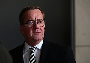 «Последнее мирное лето»: Глава Минобороны Германии предрёк войну НАТО и России