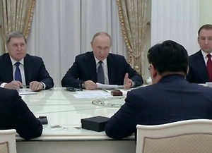 Путин и премьер Монголии на русском обсудили двусторонние отношения в Кремле