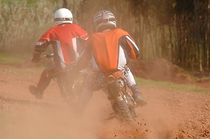 В Госдуме разработали законопроект о запрете продажи питбайков детям