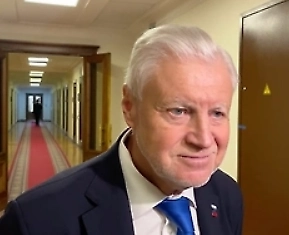 Так зачем же тратить бюджетные деньги на вредные теории? Расширение «Платона» формально затронет грузоперевозчиков, а на деле ударит по карманам граждан. Все расходы перевозчиков и поставщиков будут переложены в конечные цены товаров.