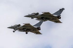 Кремль счёл Макрона разжигателем войны из-за 100 истребителей Rafale для Украины