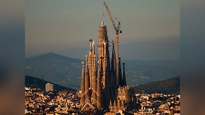 Знаменитый собор Саграда Фамилия в Барселоне стал самым высоким храмом в мире