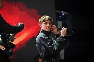 «Разные были предложения»: Ваня Дмитриенко рассказал о пикантных переписках со взрослыми фанатками