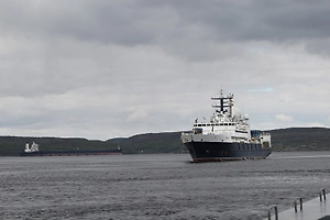 ВМС Британии начали слежку за российским судном «Янтарь»