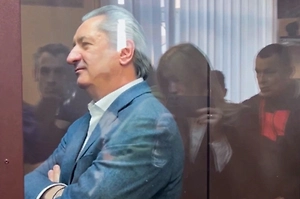 Бывший вице-премьер Башкирии пил кофе и хлопал в ладоши во время оглашения приговора