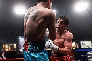 Российский боксёр Абдуллаев завоевал пояс WBA Gold