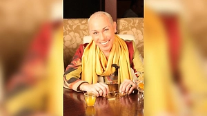 Двойника Пугачёвой Александра Пескова объявили в розыск