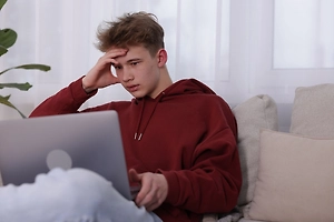 Мошенники похищают данные школьников через фейковые сайты Минобрнауки