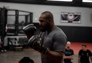 Экс-чемпион UFC Джон Джонс купил квартиру в Грозном
