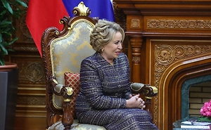 Матвиенко призвала сделать нормой рождение детей сразу после достижения 18 лет