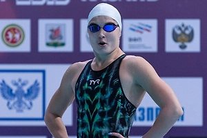 Сменившую гражданство российскую пловчиху лишили половины зарплаты в Казахстане