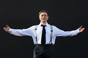 Юрист раскрыл сумму, которую Безруков может получить за незаконные маски с его лицом