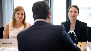 «Нас уничтожают»: Сбежавшие в Германию украинцы рассказали об отсутствии перспектив на родине
