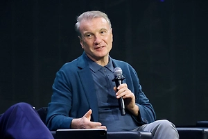 Греф назвал скидки на маркетплейсах по их картам «торговым рабством»