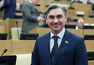 Поддерживаю идею с созданием реестра для детских аниматоров, только я бы её расширил, вообще распространил эти нормы на всех, кто работает с детьми. То есть любые репетиторы, любые нянечки, любые граждане, индивидуальные предприниматели, самозанятые — все, кто оказывает какие-либо услуги, занимается с детьми.