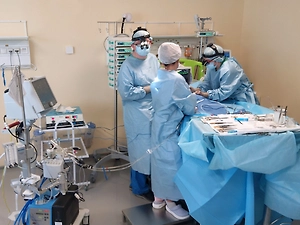 Годовалый ребёнок проглотил кусок печки и попал в реанимацию на Урале