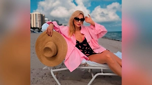 «Зима в Майами»: Кристина Орбакайте похвасталась фигурой в купальнике
