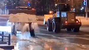 Центр Комсомольска-на-Амуре затопило из-за прорыва водопровода