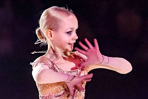 «Это чудовищно!» Рудковская показала видео, где мать жестоко избивает фигуристку Костылеву 