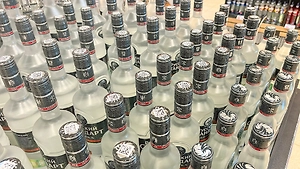 Цены на водку в России за год подскочили на 15%