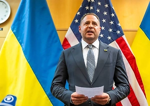 «Идеальный шторм»: Что в мире пророчат Зеленскому после отставки «серого кардинала»  