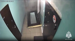 В Новосибирске собака случайно взорвала квартиру, пока хозяина не было дома