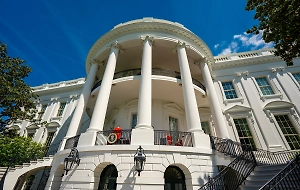 USCIS приостановила рассмотрение всех прошений об убежище в США
