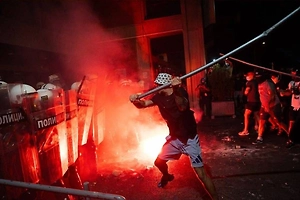 В Сербии задержан участник протеста за обнажение и оскорбительные жесты