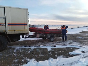 На Сахалине идут масштабные поиски рыбаков, пропавших в Охотском море