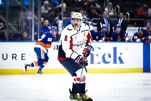 Овечкин забросил 909-ю шайбу в регулярных чемпионатах НХЛ в матче с «Айлендерс»