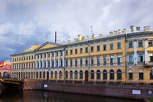 На Невском проспекте продолжается реставрация с сохранением исторического облика