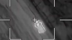 Наши бойцы дроном «Ланцет» уничтожили пикап с живой силой ВСУ в Стародубовке