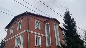 Тихие постояльцы и закрытые окна: Соседи рассказали Life.ru про «пыточный» рехаб «Антонов PRO» в Подмосковье