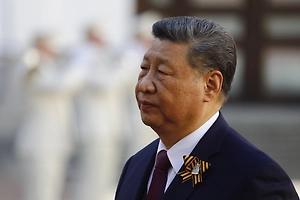 Си Цзиньпин заявил Макрону о необходимости стоять на «правильной стороне истории»