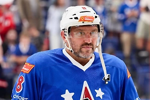 Овечкин ввязался в массовую драку ради товарища по команде во время матча